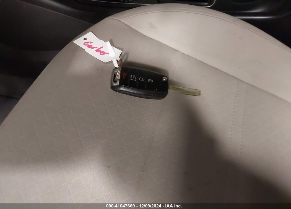 2016 KIA SORENTO 2.4L LX VIN: 5XYPGDA32GG099189