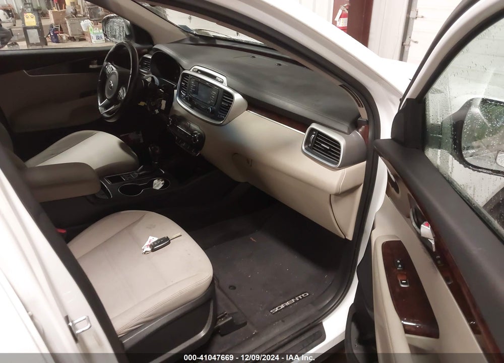 2016 KIA SORENTO 2.4L LX VIN: 5XYPGDA32GG099189