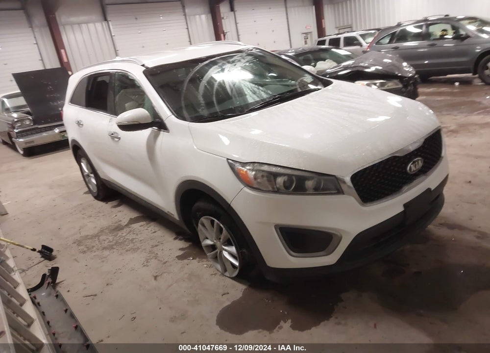 2016 KIA SORENTO 2.4L LX VIN: 5XYPGDA32GG099189
