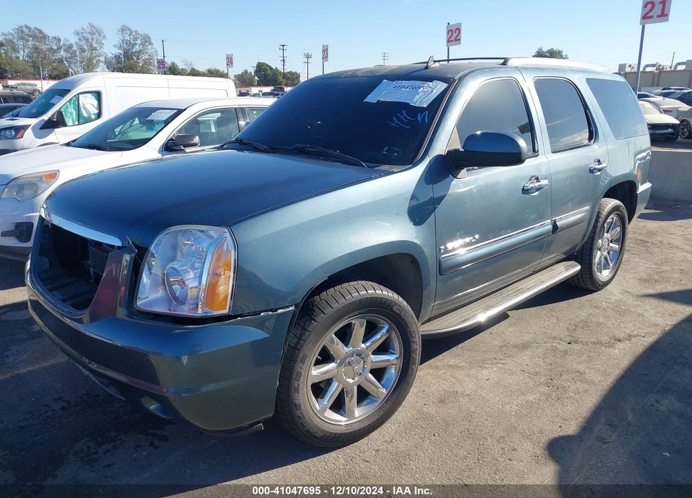 2007 GMC YUKON DENALI VIN: 1GKFK63817J150085