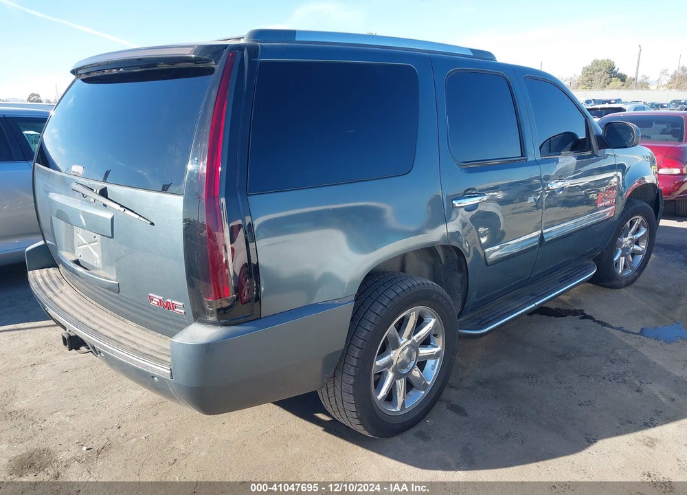 2007 GMC YUKON DENALI VIN: 1GKFK63817J150085