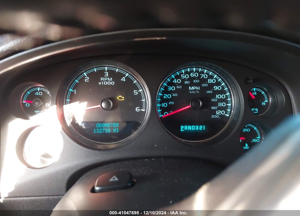 2007 GMC YUKON DENALI VIN: 1GKFK63817J150085