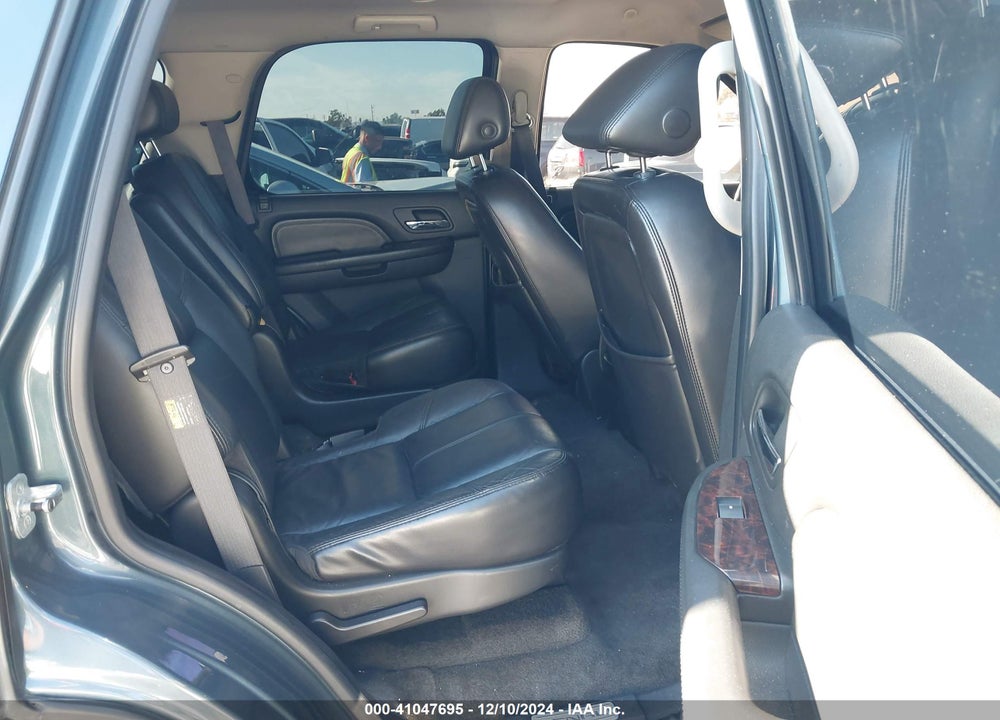 2007 GMC YUKON DENALI VIN: 1GKFK63817J150085