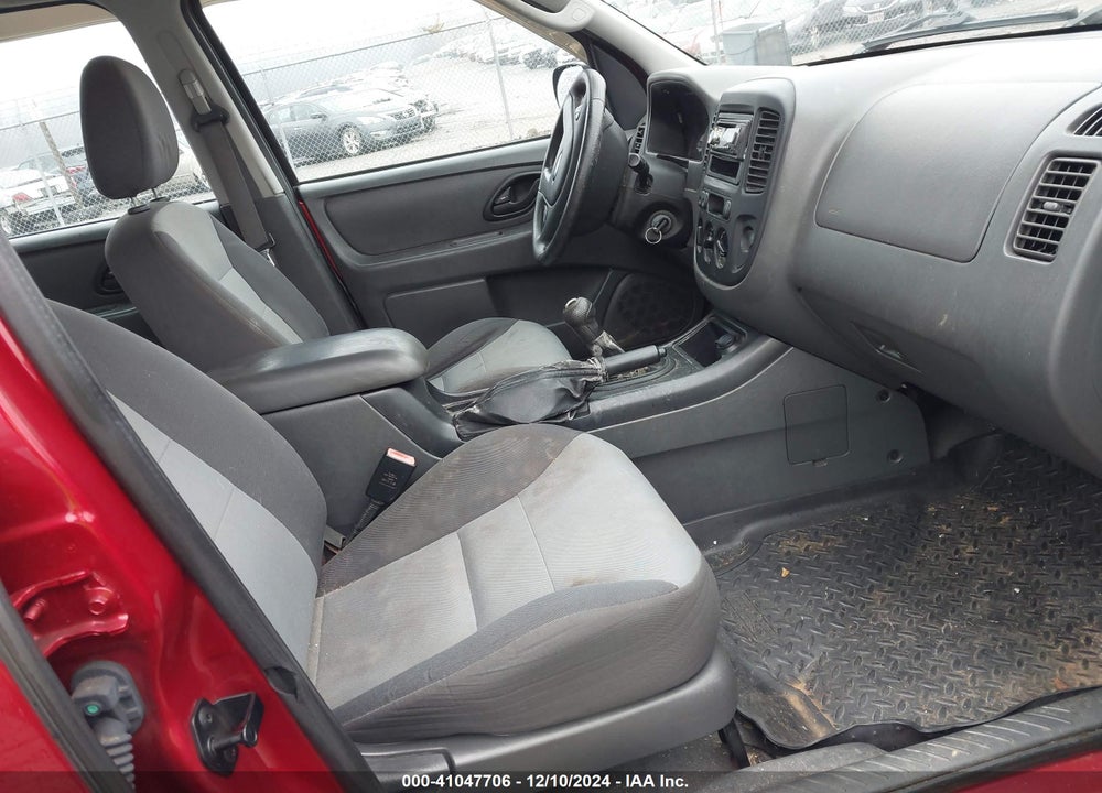 2005 FORD ESCAPE XLS VIN: 1FMYU02Z55KB25134