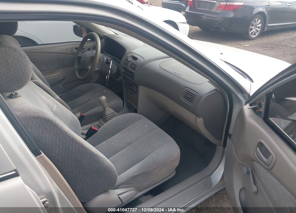 2001 TOYOTA COROLLA CE VIN: 2T1BR12E81C501285