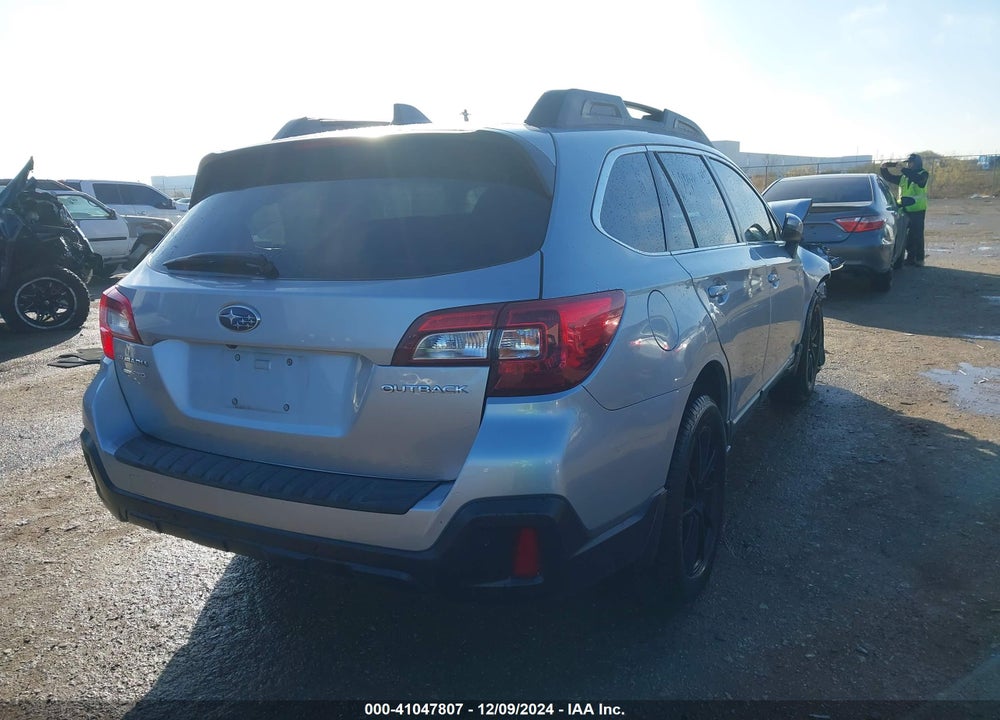 2018 SUBARU OUTBACK 2.5I LIMITED VIN: 4S4BSANC9J3363727