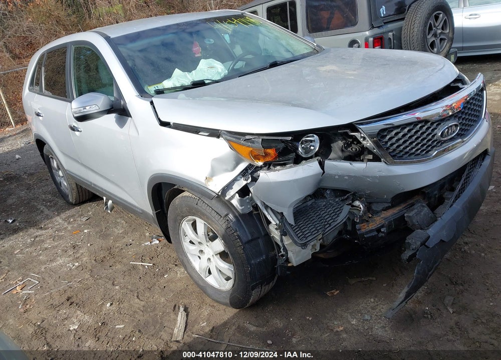 2011 KIA SORENTO LX VIN: 5XYKT3A14BG138341