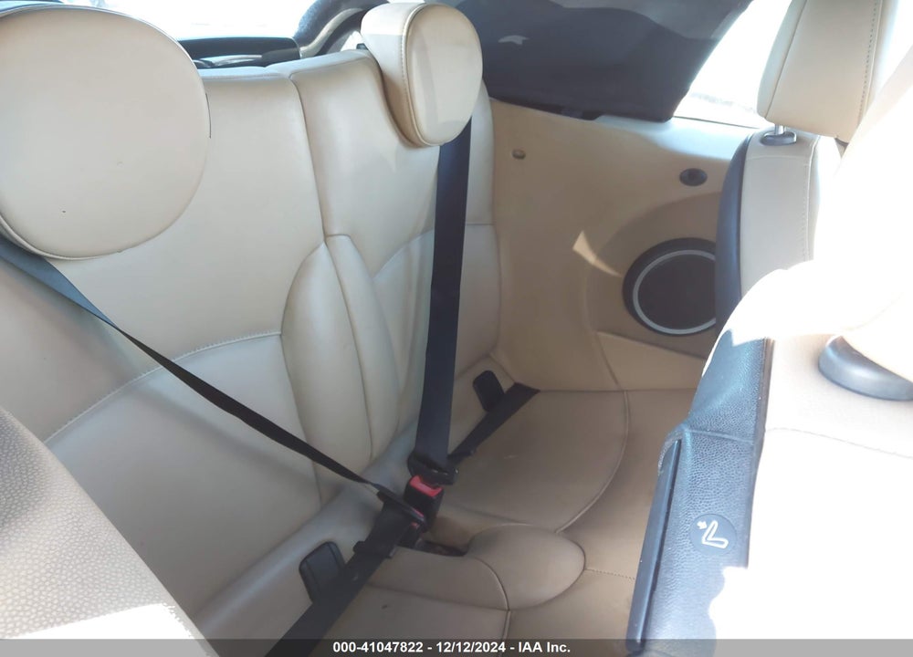 2009 MINI COOPER S VIN: WMWMS33569TG88859