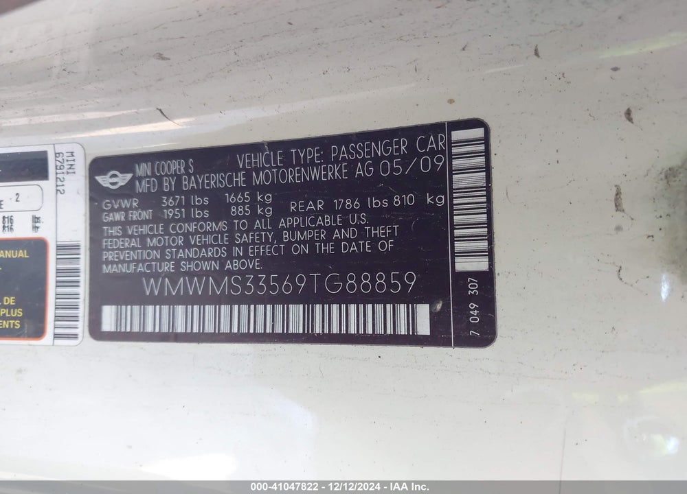 2009 MINI COOPER S VIN: WMWMS33569TG88859