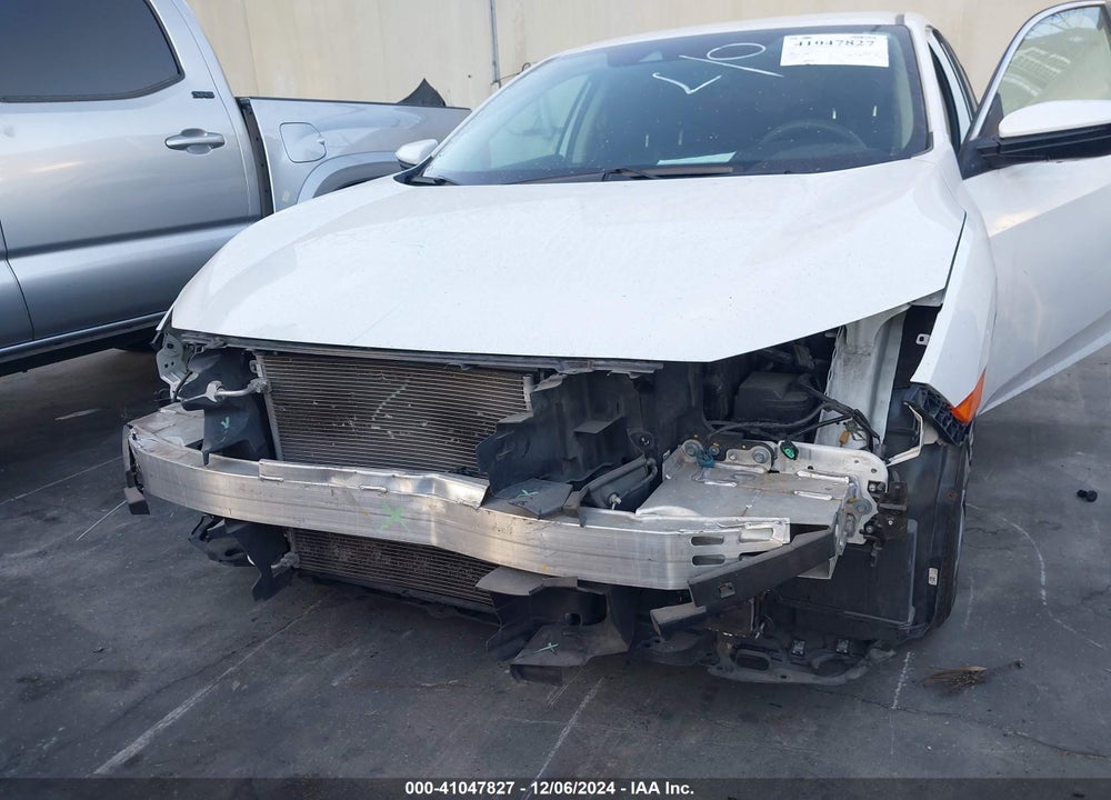 2019 HONDA CIVIC LX VIN: 2HGFC2F68KH568103
