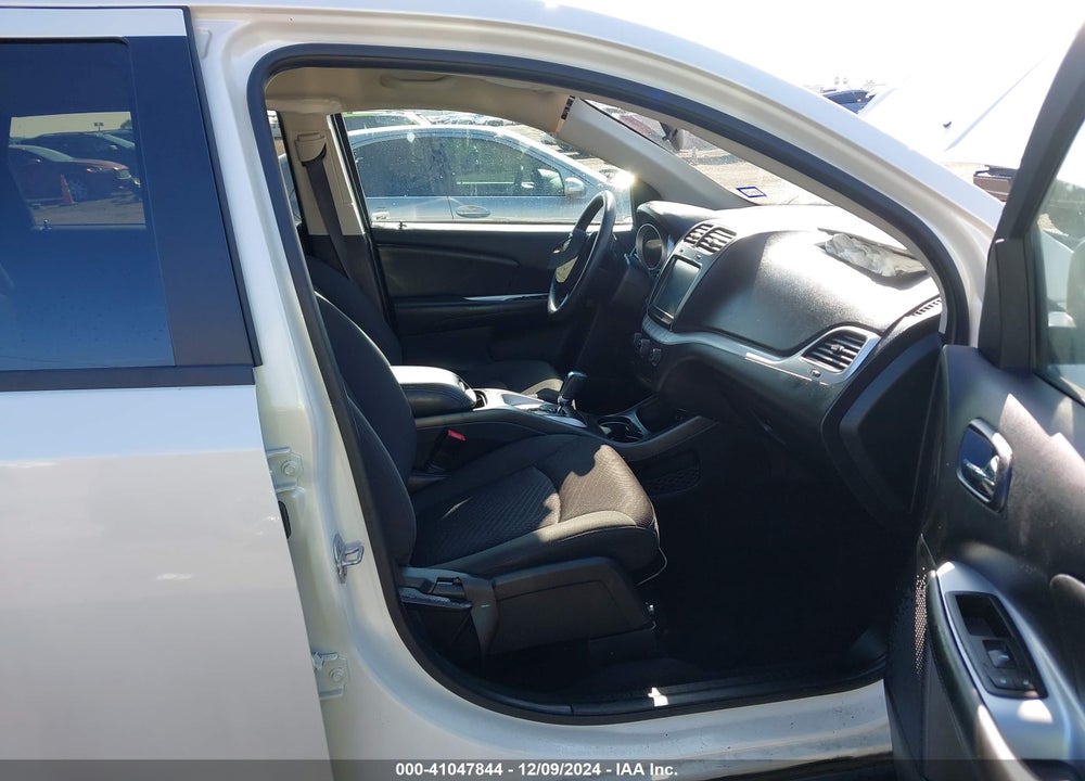 2018 DODGE JOURNEY SXT VIN: 3C4PDCBB7JT500972