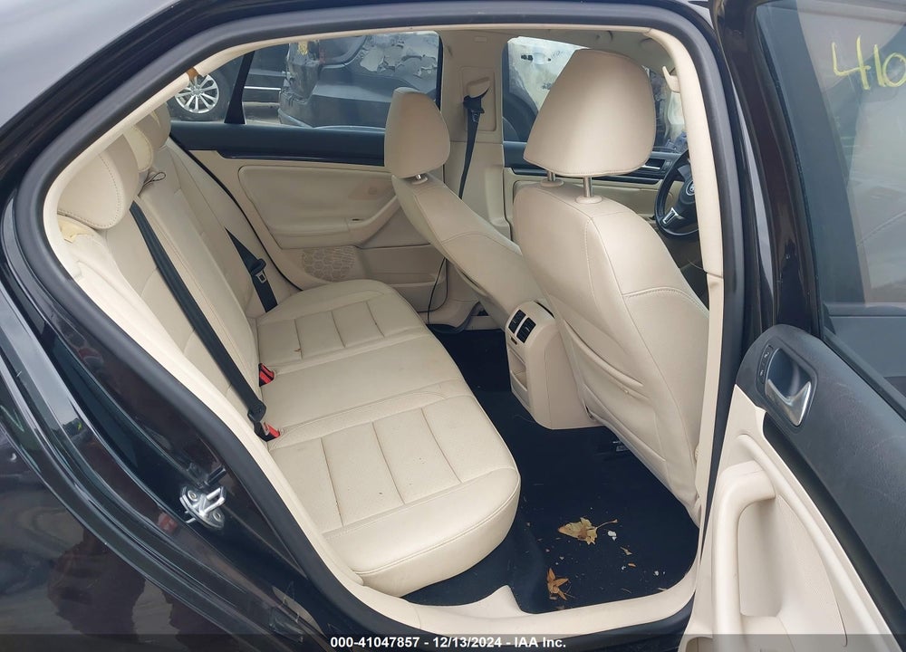 2010 VOLKSWAGEN JETTA WOLFSBURG EDITION VIN: 3VWRJ7AJ4AM075459