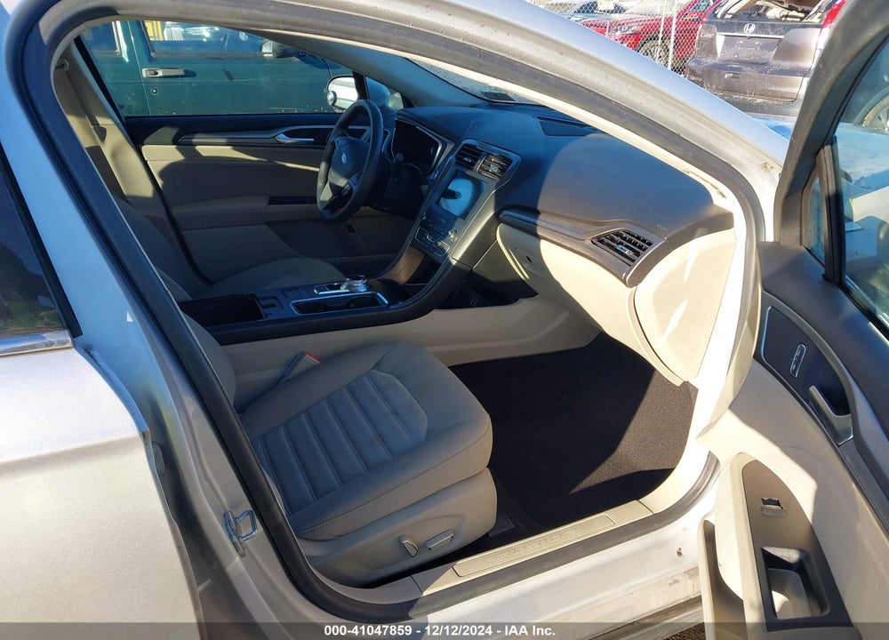 2019 FORD FUSION HYBRID SE VIN: 3FA6P0LU0KR187415