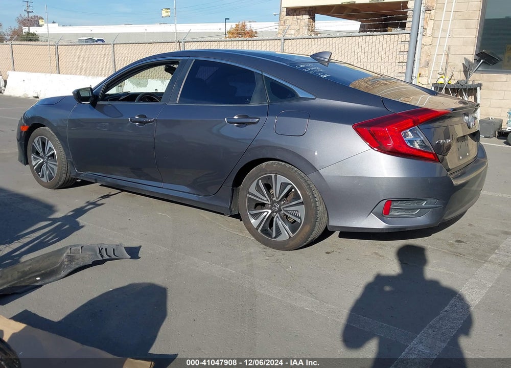 2018 HONDA CIVIC VIN: JHMFC1F78JX011251