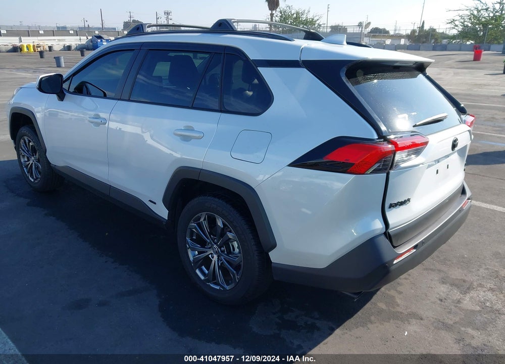 2024 TOYOTA RAV4 HYBRID XLE PREMIUM VIN: JTMB6RFV1RD550375
