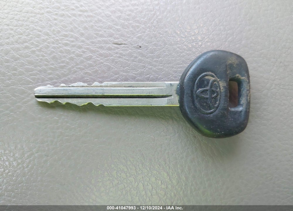 2006 TOYOTA RAV4 VIN: JTMBD33V465014873