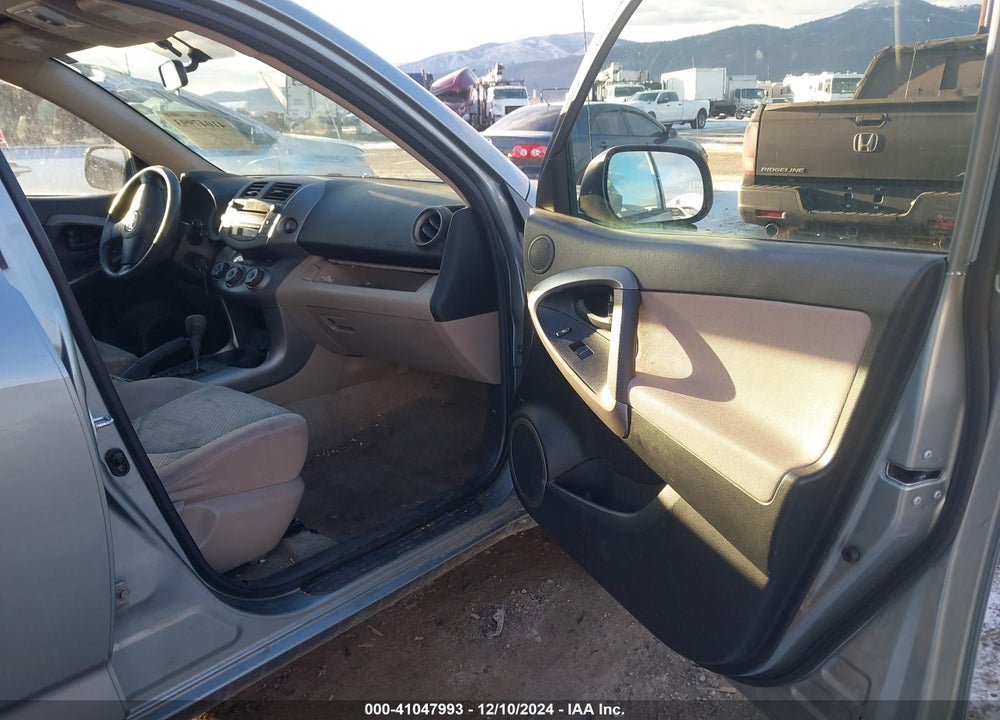2006 TOYOTA RAV4 VIN: JTMBD33V465014873
