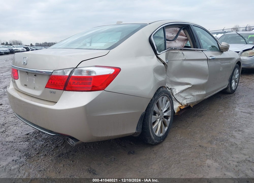 2014 HONDA ACCORD VIN: 1HGCR3F83EA024054