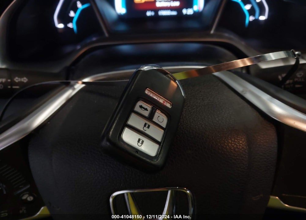 2017 HONDA CIVIC EX-L VIN: 2HGFC1F75HH639687
