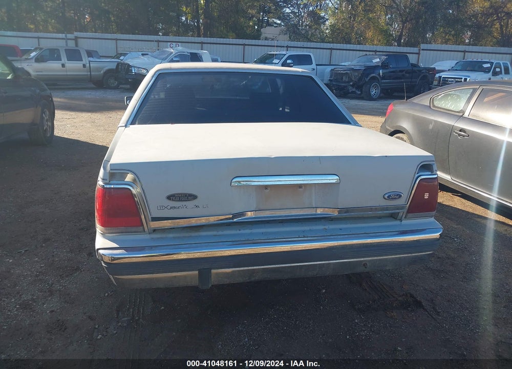 1988 FORD CROWN VICTORIA LX VIN: 2FABP74F8JX184804