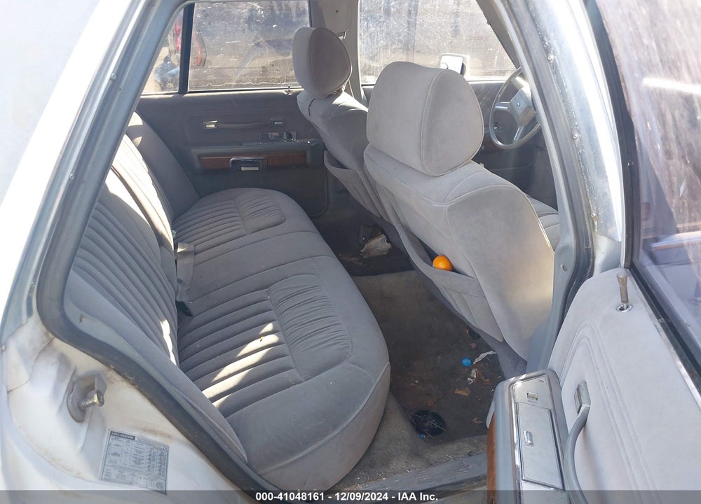 1988 FORD CROWN VICTORIA LX VIN: 2FABP74F8JX184804