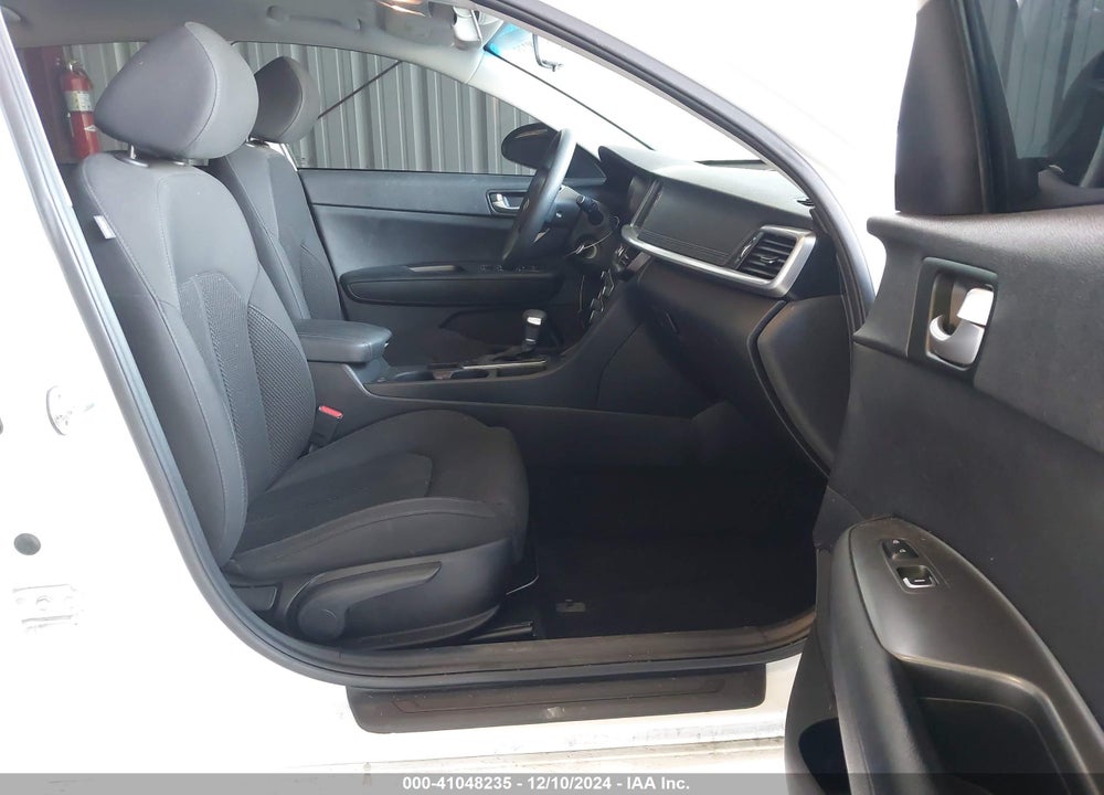 2020 KIA OPTIMA VIN: 5XXGT4L38LG427657