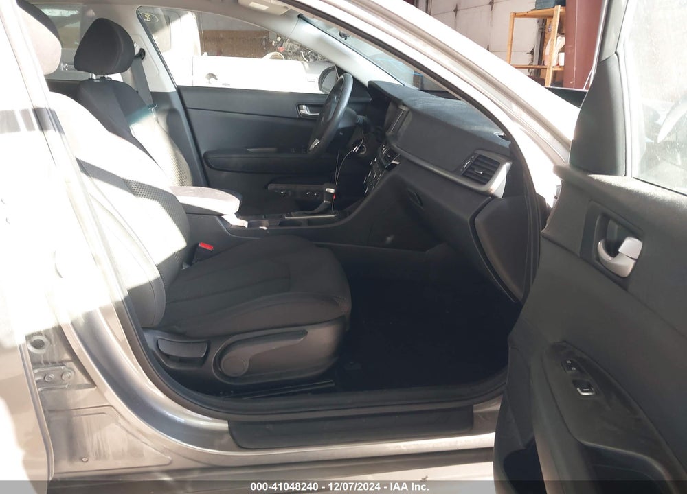 2018 KIA OPTIMA LX VIN: 5XXGT4L39JG228601
