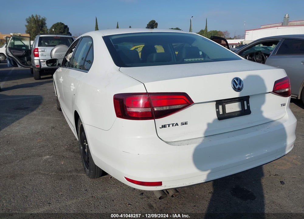 2017 VOLKSWAGEN JETTA 1.4T SE VIN: 3VWDB7AJ1HM346589