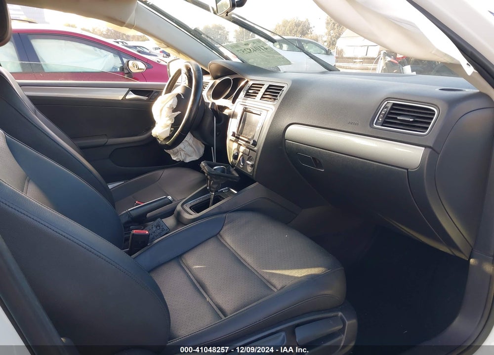 2017 VOLKSWAGEN JETTA 1.4T SE VIN: 3VWDB7AJ1HM346589
