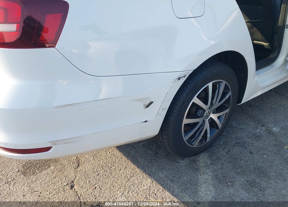 2017 VOLKSWAGEN JETTA 1.4T SE VIN: 3VWDB7AJ1HM346589