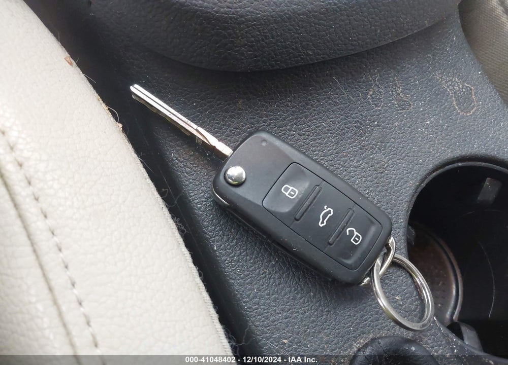 2014 VOLKSWAGEN JETTA 2.0L TDI VIN: 3VW3L7AJ5EM360161