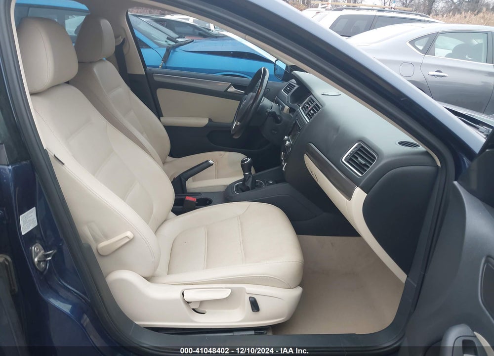 2014 VOLKSWAGEN JETTA 2.0L TDI VIN: 3VW3L7AJ5EM360161