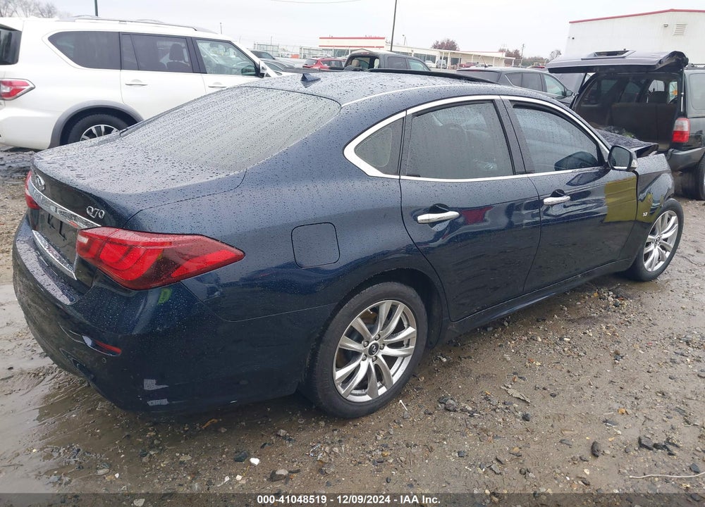 2017 INFINITI Q70 3.7 VIN: JN1BY1AP2HM740983