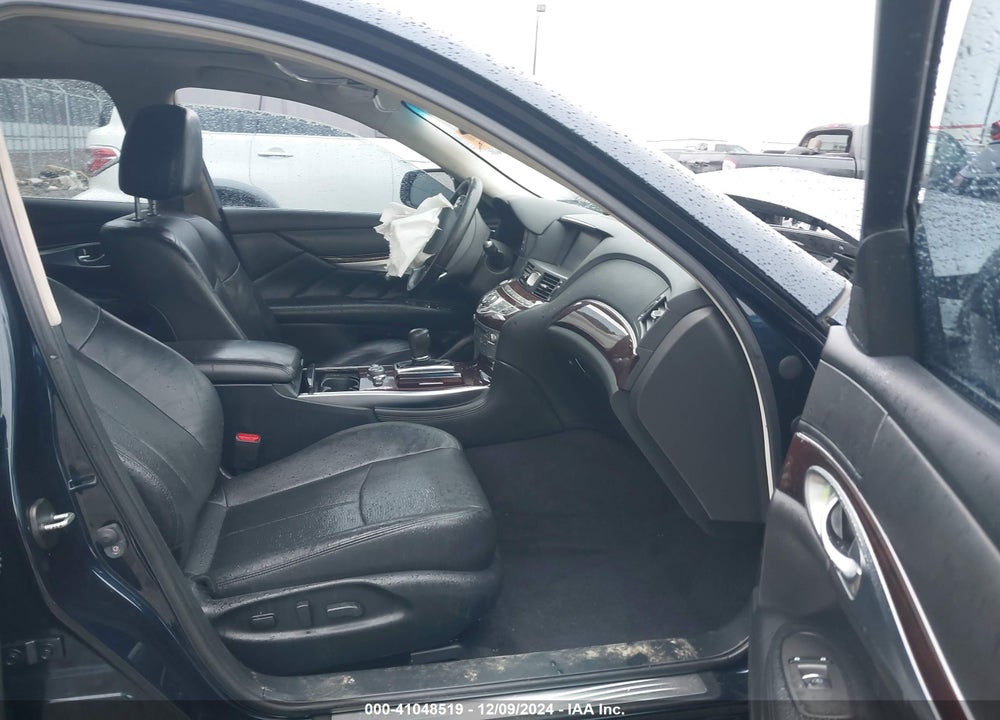 2017 INFINITI Q70 3.7 VIN: JN1BY1AP2HM740983