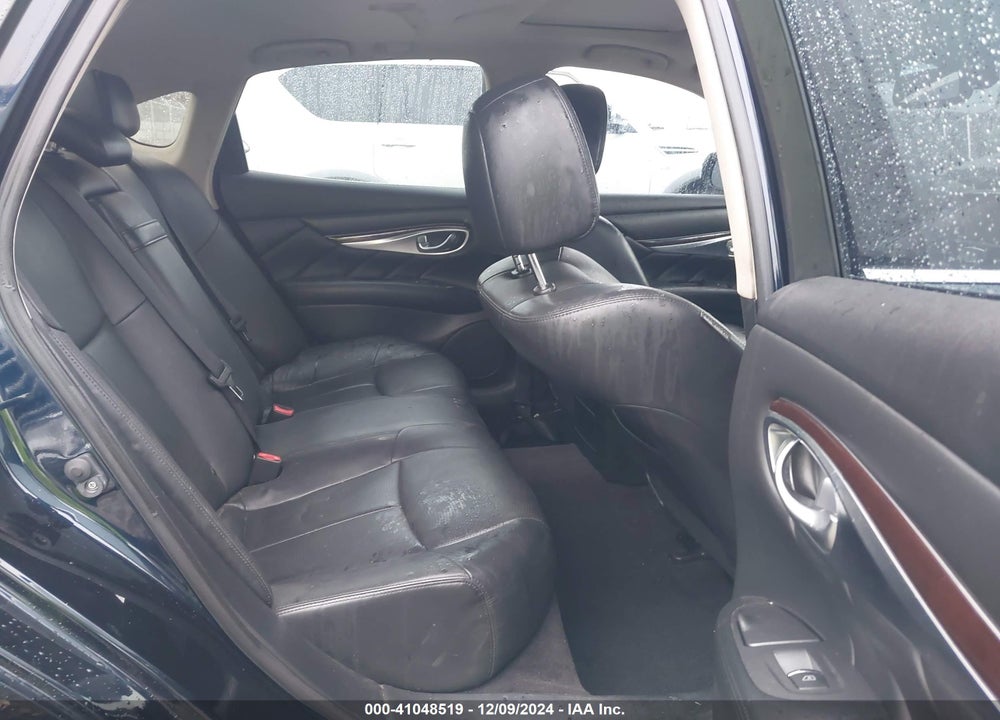 2017 INFINITI Q70 3.7 VIN: JN1BY1AP2HM740983