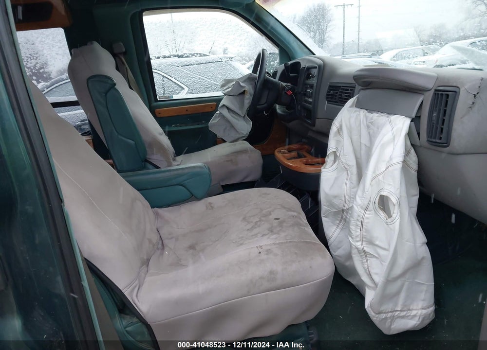 1996 GMC SAVANA RV G1500 VIN: 1GDFG15R5T1000881