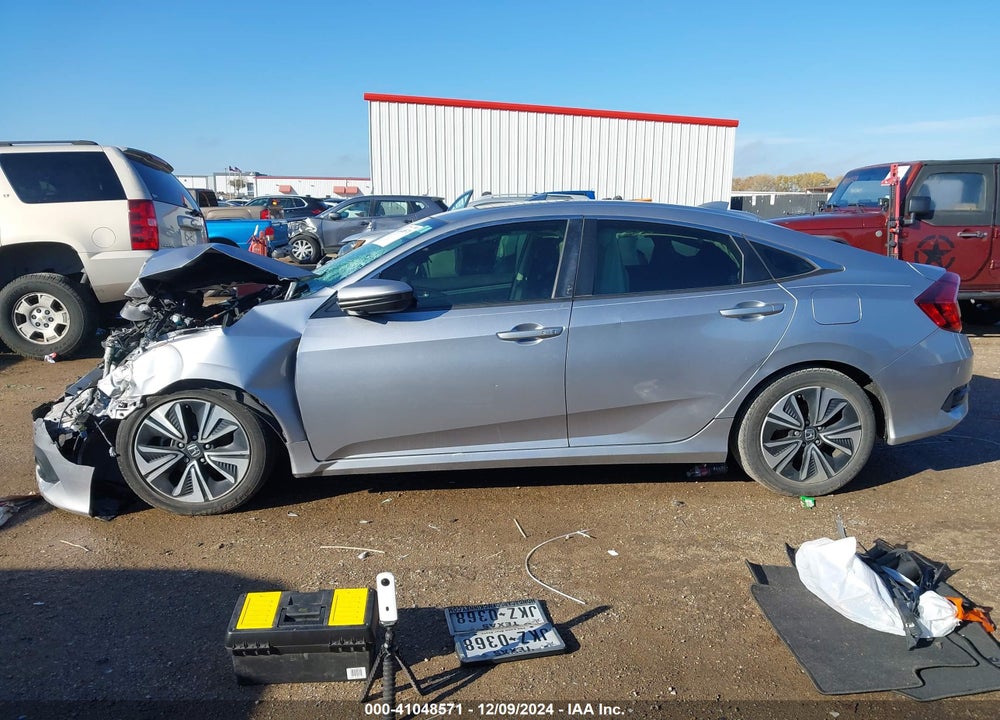 2017 HONDA CIVIC VIN: 19XFC1F34HE001518