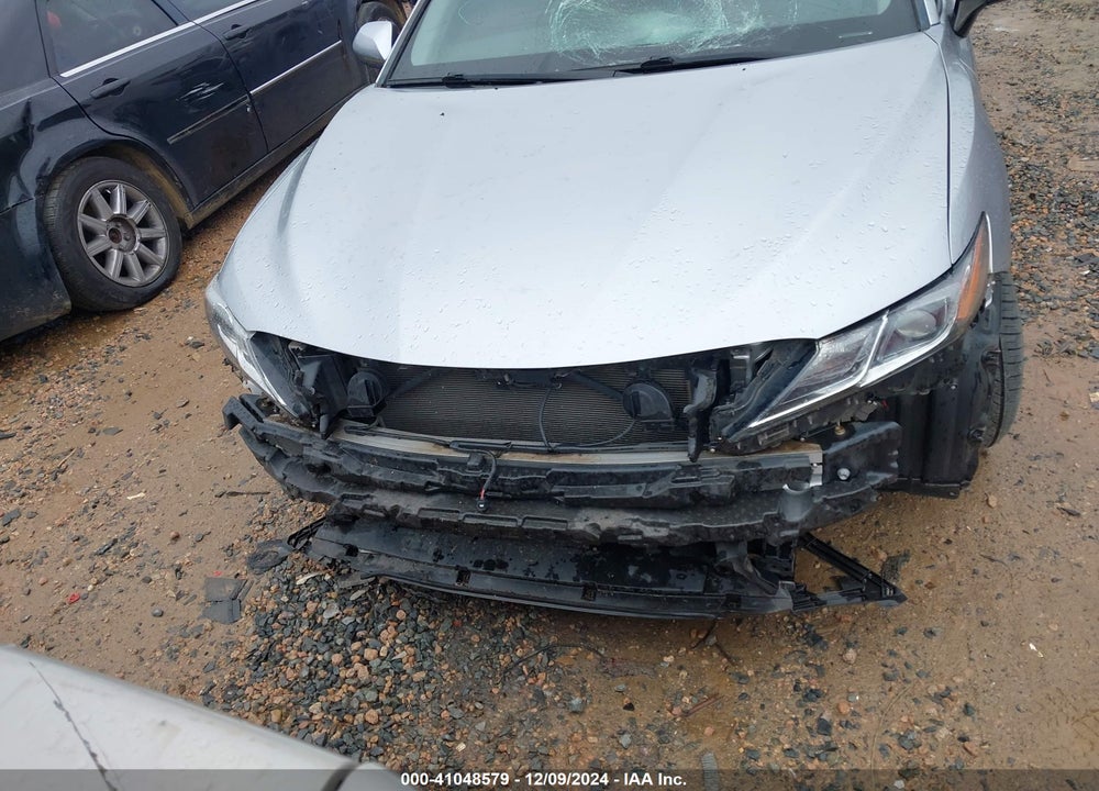 2018 TOYOTA CAMRY SE VIN: 4T1B11HK8JU566804