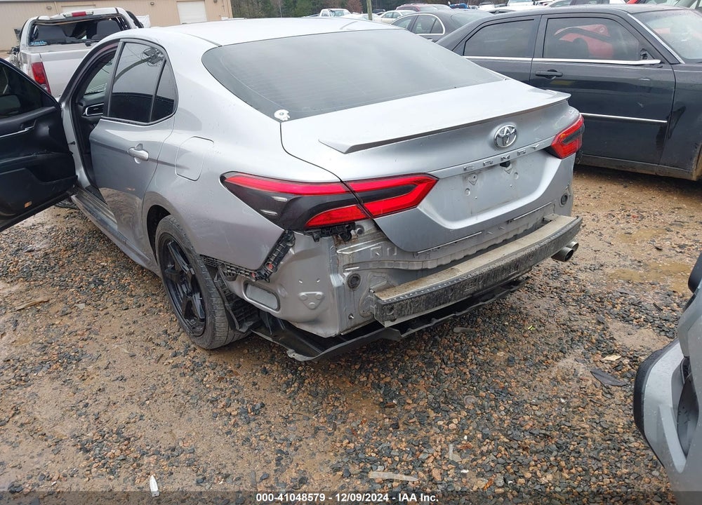 2018 TOYOTA CAMRY SE VIN: 4T1B11HK8JU566804