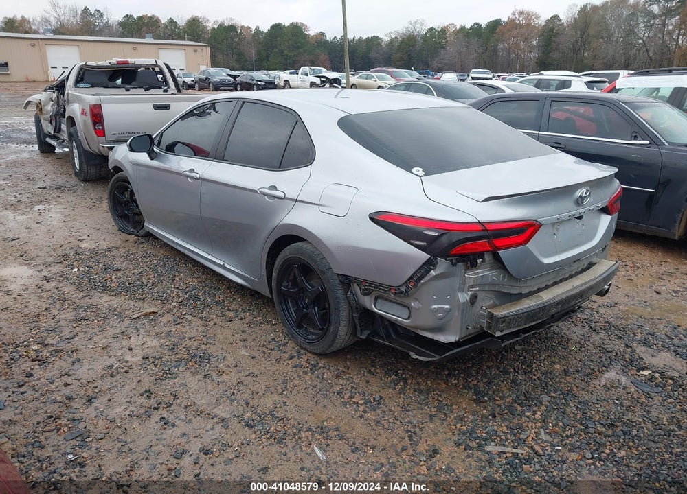 2018 TOYOTA CAMRY SE VIN: 4T1B11HK8JU566804