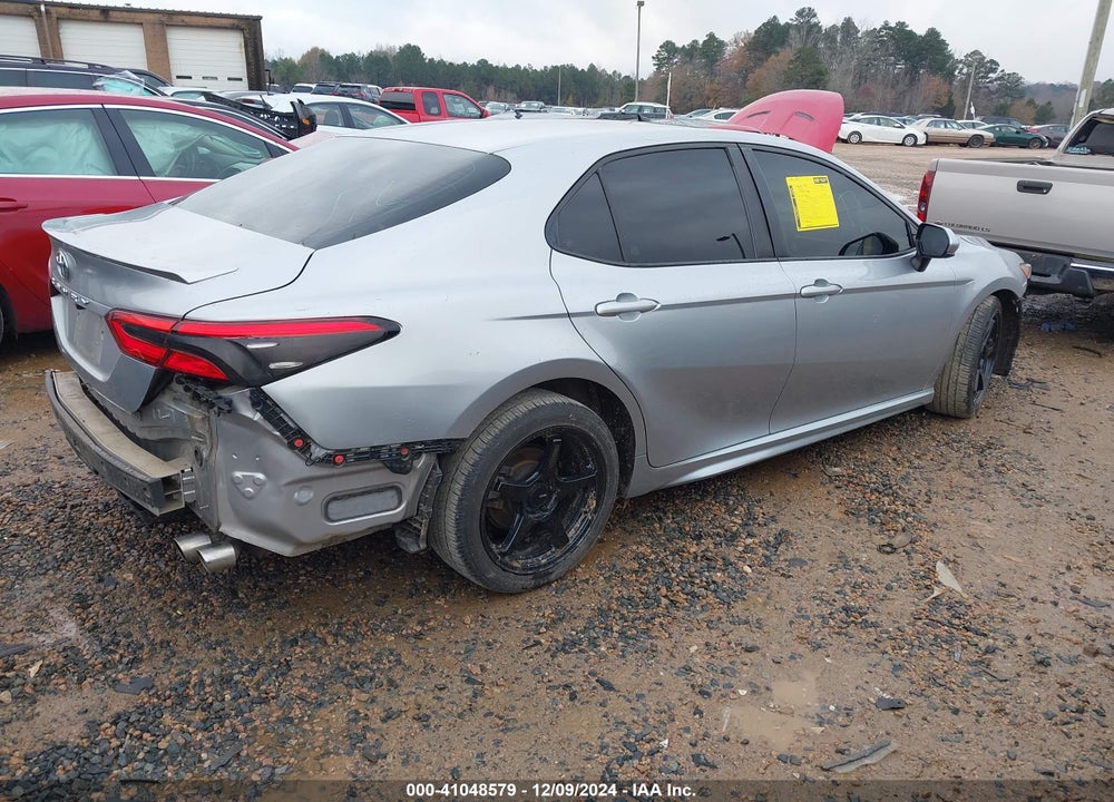 2018 TOYOTA CAMRY SE VIN: 4T1B11HK8JU566804