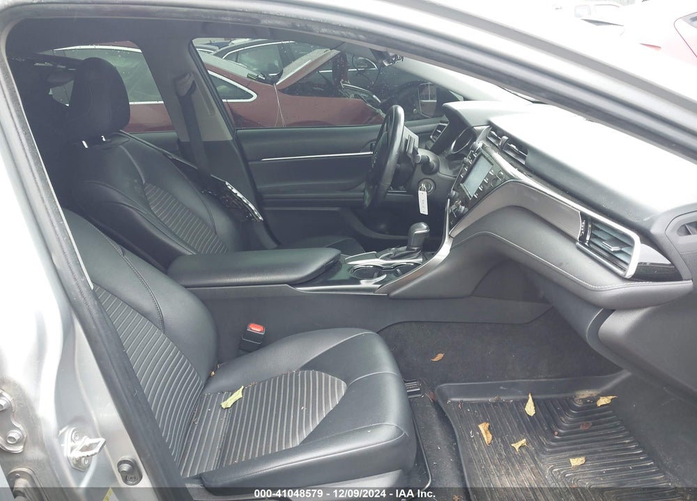 2018 TOYOTA CAMRY SE VIN: 4T1B11HK8JU566804