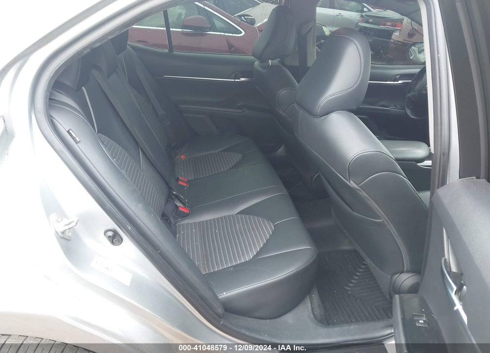 2018 TOYOTA CAMRY SE VIN: 4T1B11HK8JU566804