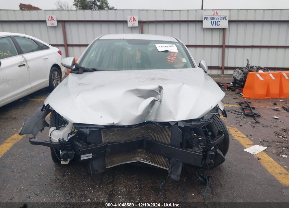 2018 HYUNDAI ELANTRA VIN: 5NPD84LFXJH286462