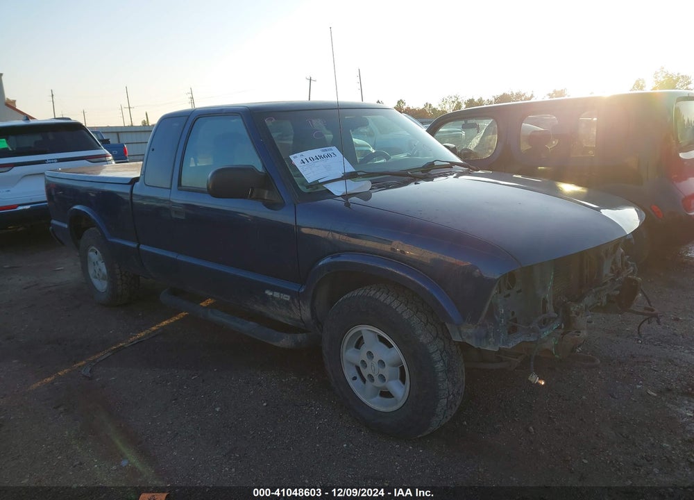 2000 CHEVROLET S-10 LS VIN: 1GCDT19W4Y8110276