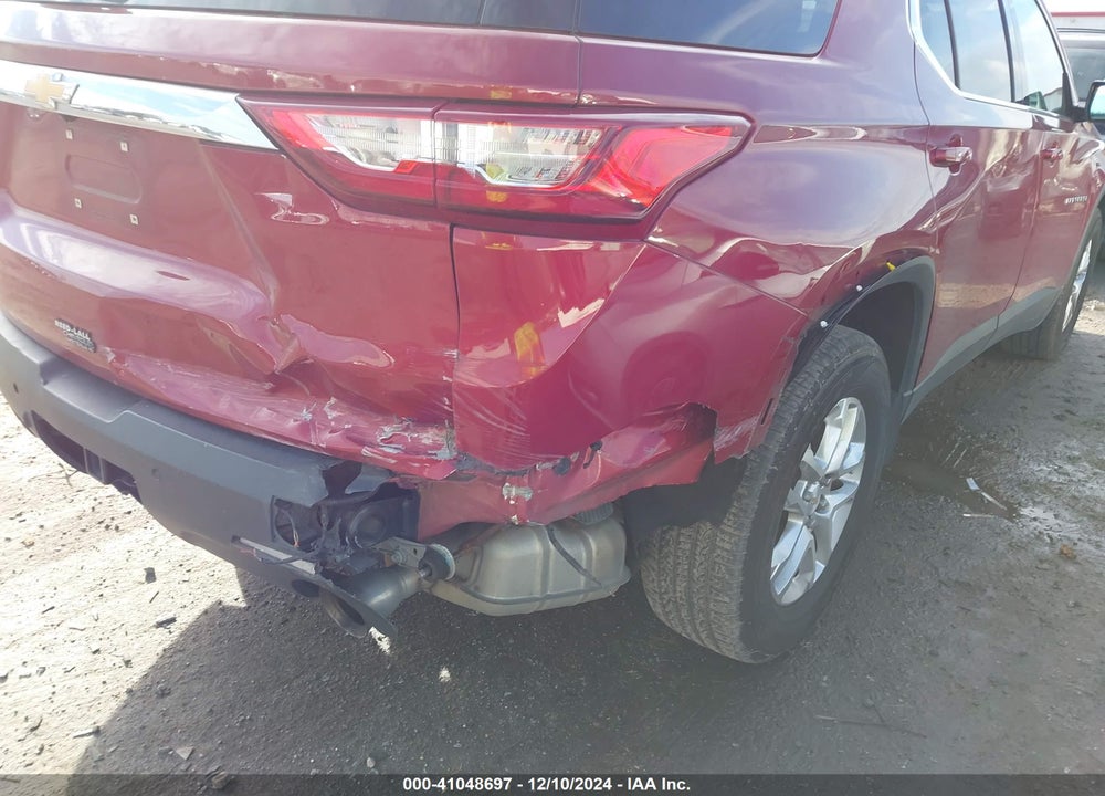 2018 CHEVROLET TRAVERSE 1LT VIN: 1GNERGKW3JJ190255