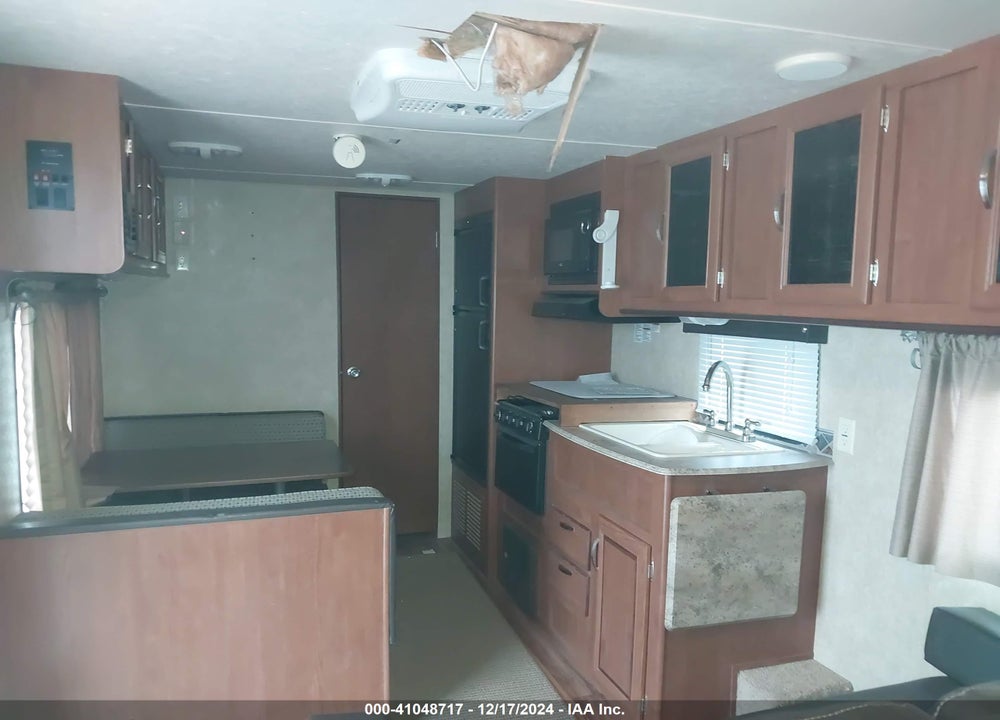 2016 FOREST RIVER SALEM CRUISE 241QBXL VIN: 4X4TSMZ2XG7408083