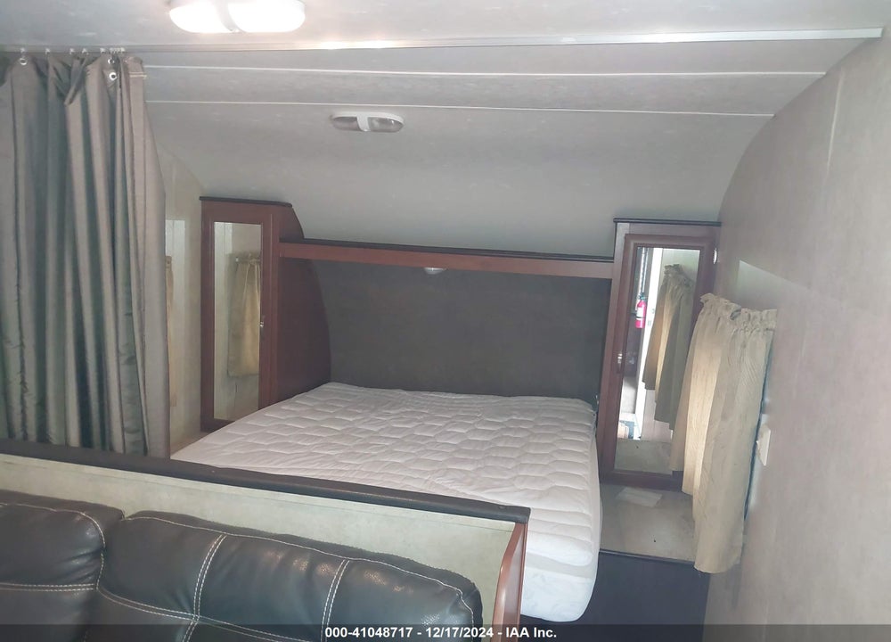 2016 FOREST RIVER SALEM CRUISE 241QBXL VIN: 4X4TSMZ2XG7408083
