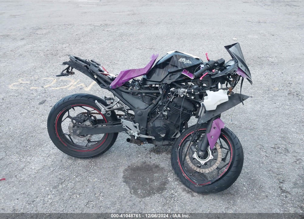 2014 KAWASAKI EX300 B VIN: JKAEX8B15EA006572