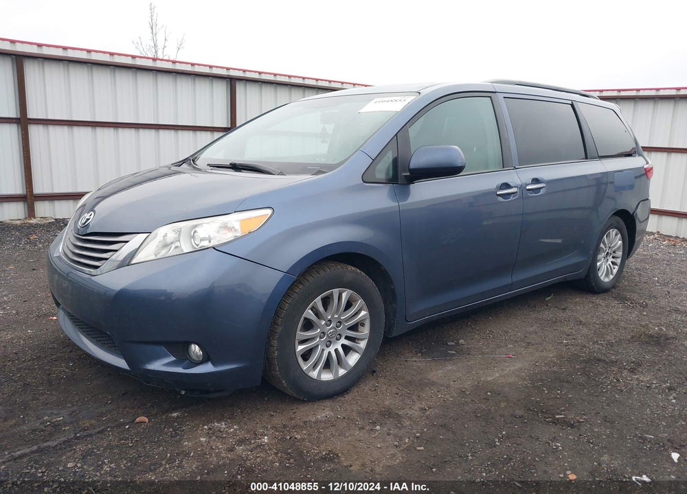 2016 TOYOTA SIENNA XLE 8 PASSENGER VIN: 5TDYK3DCXGS751844